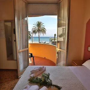Hotel Xxv Aprile Casa Per Ferie, Albenga